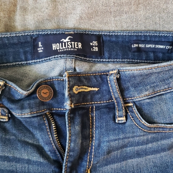 🌸 2for $40🌸 Ripped Hollister jeans - Picture 4 of 4